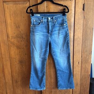 NWOT Gap Women's Kick Fit High Rise Slim Stretch Denim Jeans Size 27/4 short